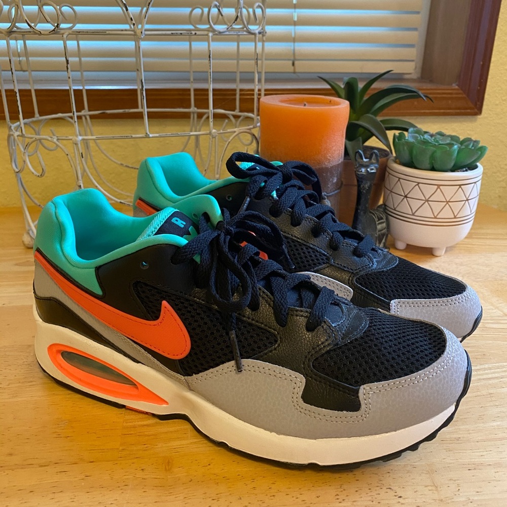 Nike Air Max International Women’s ST